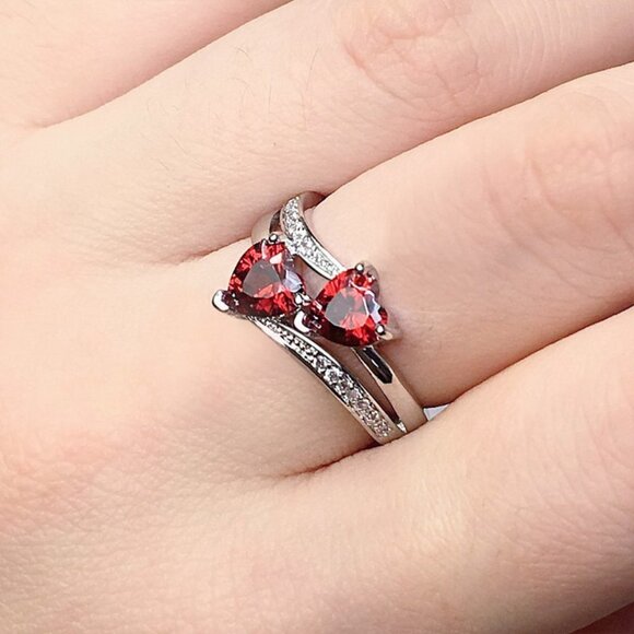 🔥925 Silver Plated Red Double Heart-Shaped CZ Ring, MLNN1207 - Picture 2 of 2